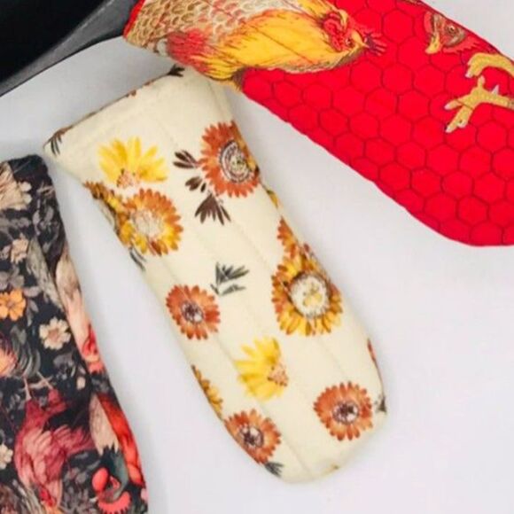 Stocking Stuffer Lot of 5 Cast Iron Pan Handle Potholder Cotton Neutral Flowers - Picture 2 of 2